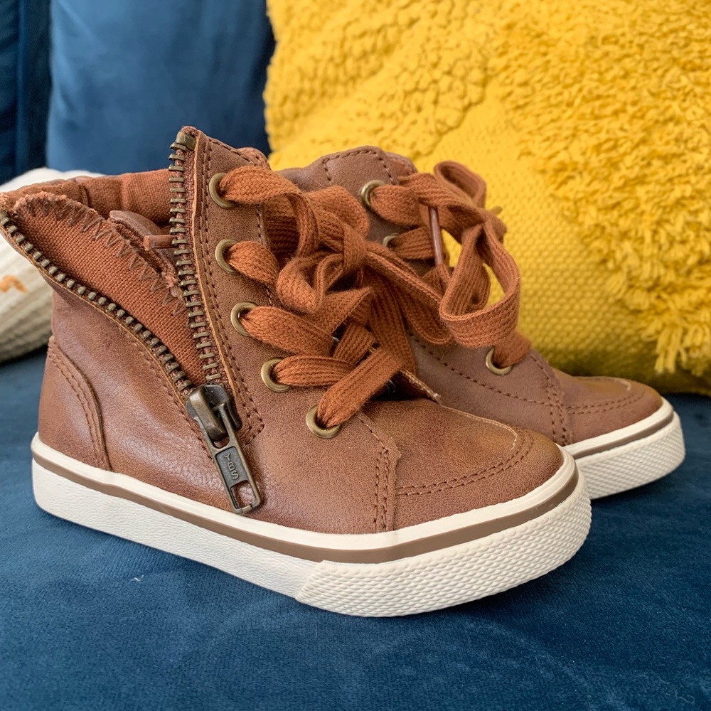 Like New Boys Cat & Jack Brown Boot. Infant size 6